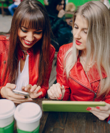 Tendências de comunicação moderna: como garotas de programa estão aprimorando a interação com clientes